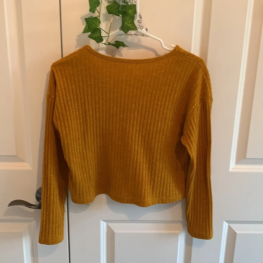 Mustard yellow BESR Artic cropped long sleeved knit top - Picture 2 of 4